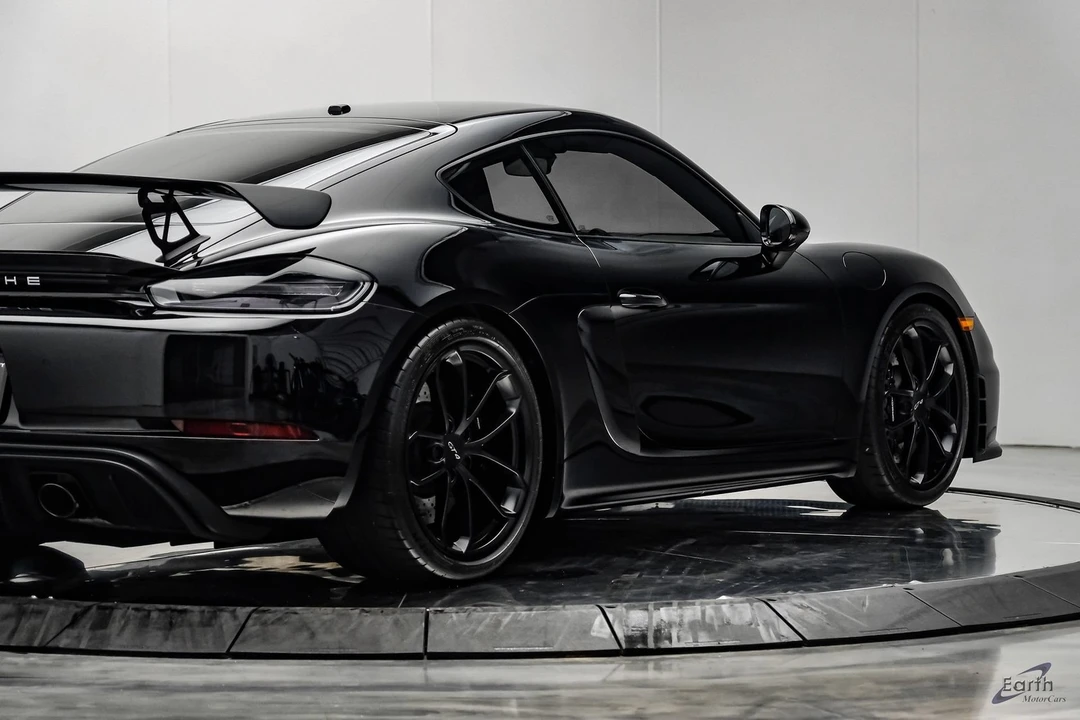 2021 Porsche 718 Cayman GT4 - Image 21 of 31