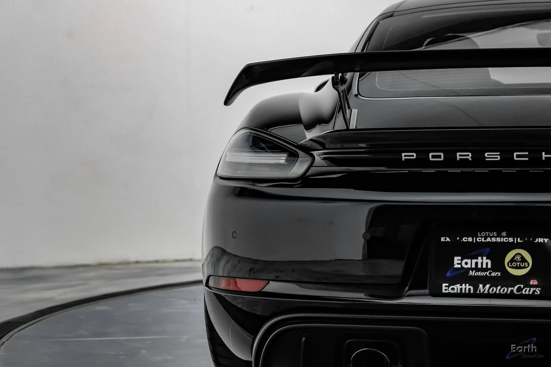 2021 Porsche 718 Cayman GT4 - Image 16 of 31