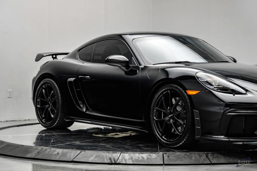 2021 Porsche 718 Cayman GT4 - Image 29 of 31