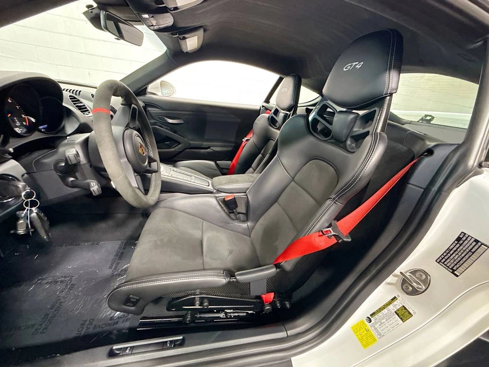 2021 Porsche 718 Cayman GT4 - Image 5 of 5