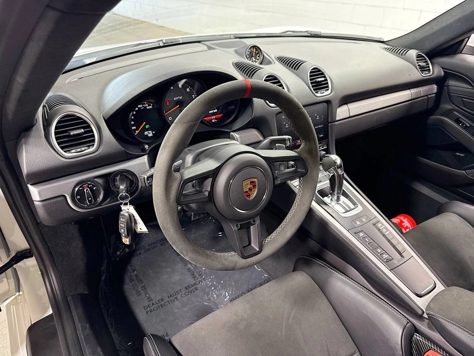 2021 Porsche 718 Cayman GT4 - Image 4 of 5