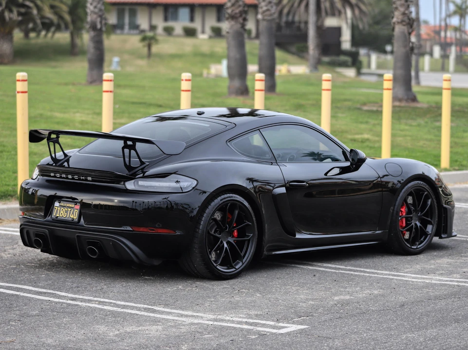 2021 Porsche 718 Cayman GT4 - Image 14 of 31