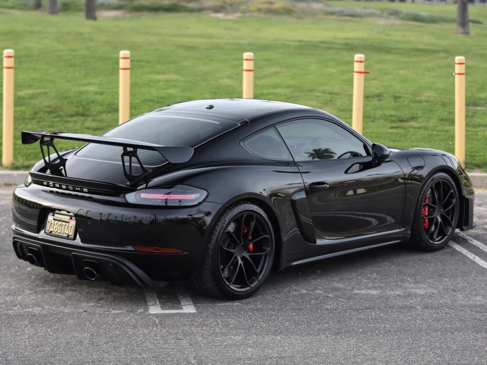 2021 Porsche 718 Cayman GT4 - Image 13 of 31