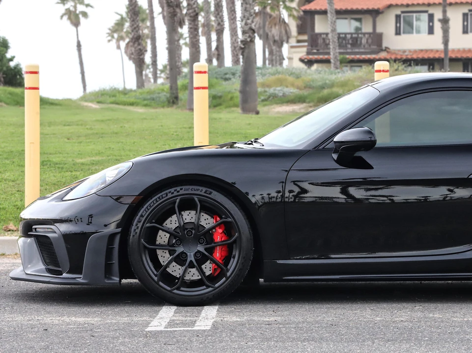2021 Porsche 718 Cayman GT4 - Image 29 of 31