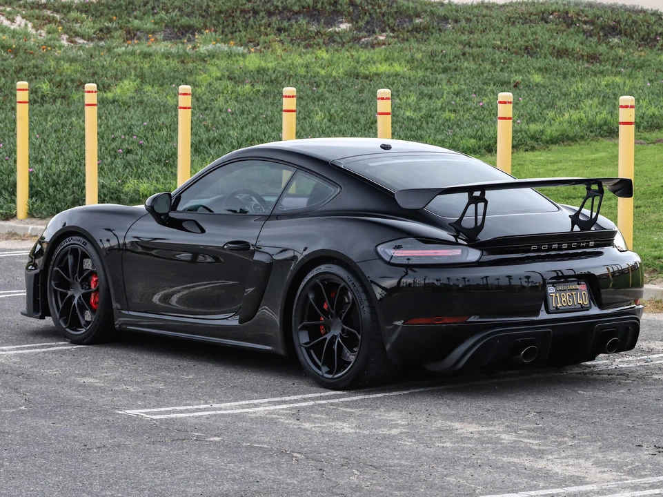 2021 Porsche 718 Cayman GT4 - Image 10 of 31
