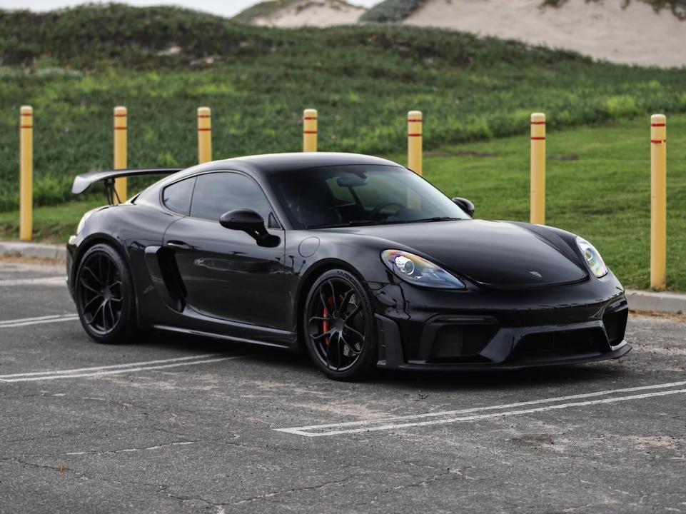 2021 Porsche 718 Cayman GT4 - Image 18 of 31