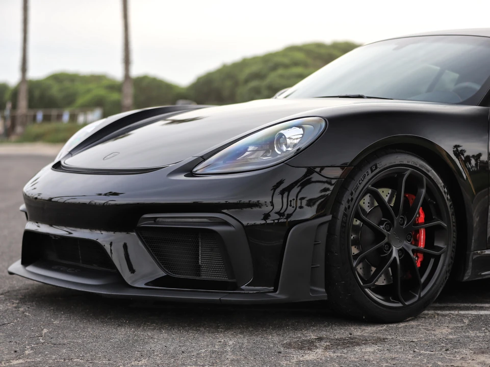 2021 Porsche 718 Cayman GT4 - Image 28 of 31
