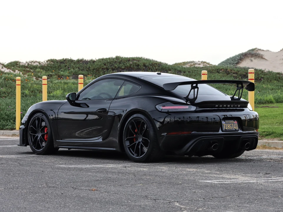 2021 Porsche 718 Cayman GT4 - Image 9 of 31