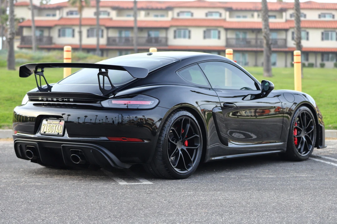 2021 Porsche 718 Cayman GT4 - Image 4 of 31