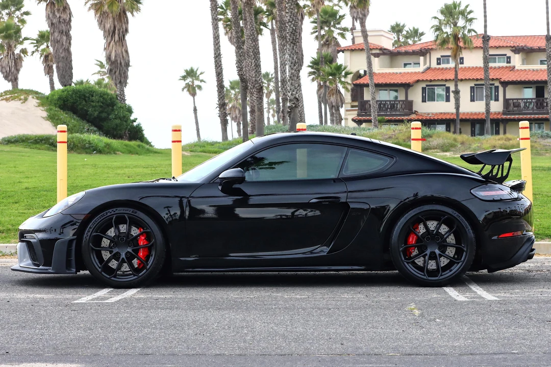 2021 Porsche 718 Cayman GT4 - Image 3 of 31
