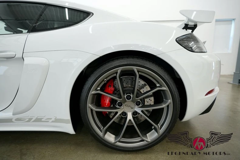 2021 Porsche 718 Cayman GT4 - Image 15 of 31
