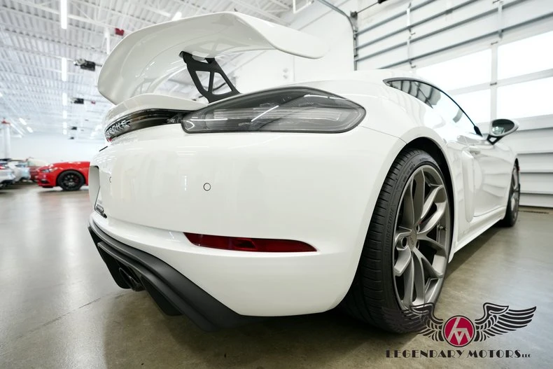 2021 Porsche 718 Cayman GT4 - Image 19 of 31