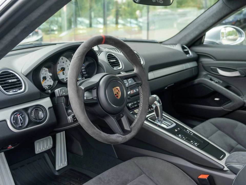 2021 Porsche 718 Cayman GT4 - Image 4 of 5