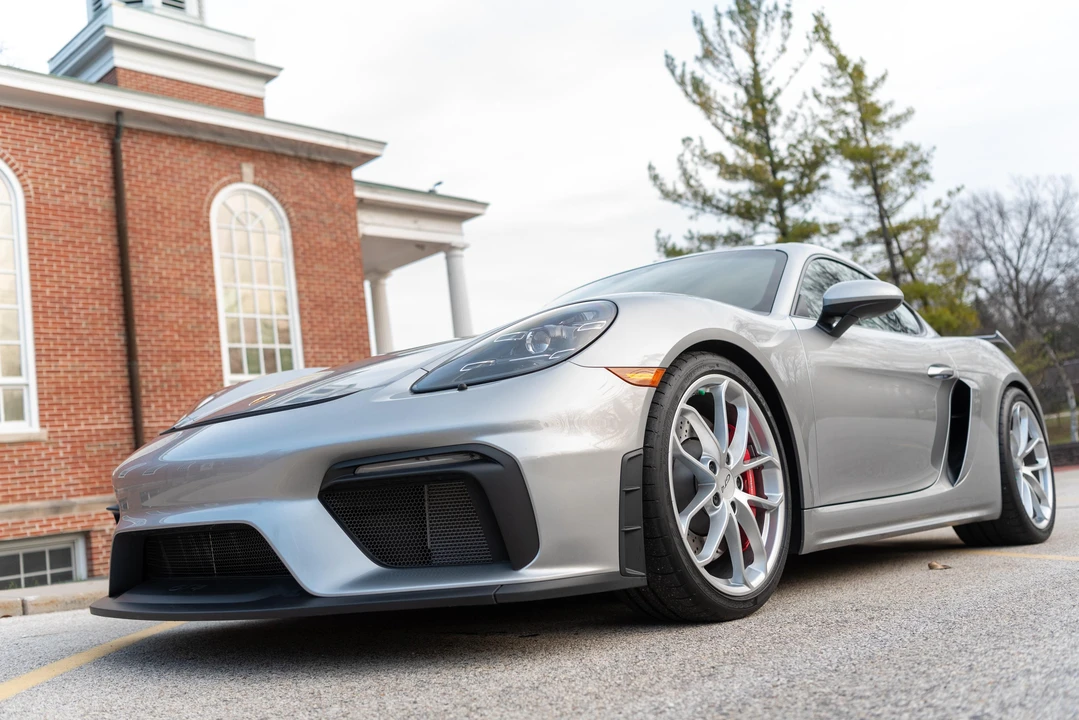 2021 Porsche 718 Cayman GT4 - Image 6 of 31