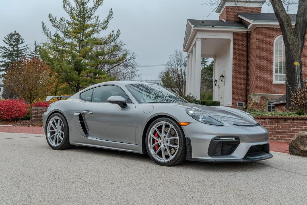 2021 Porsche 718 Cayman GT4 - Image 12 of 31