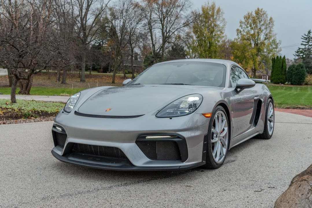 2021 Porsche 718 Cayman GT4 - Image 7 of 31
