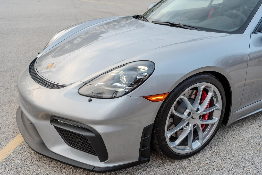 2021 Porsche 718 Cayman GT4 - Image 15 of 31
