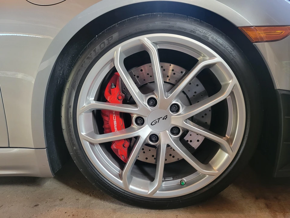 2021 Porsche 718 Cayman GT4 - Image 28 of 31