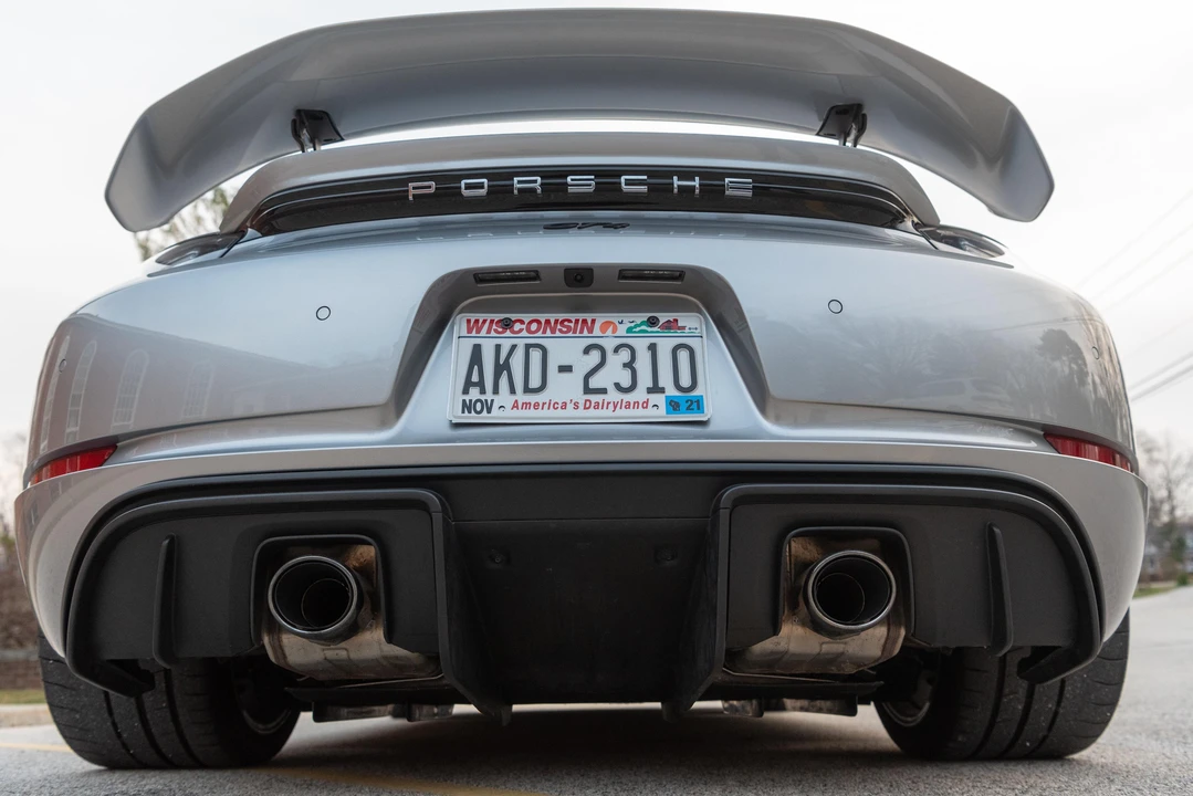 2021 Porsche 718 Cayman GT4 - Image 11 of 31