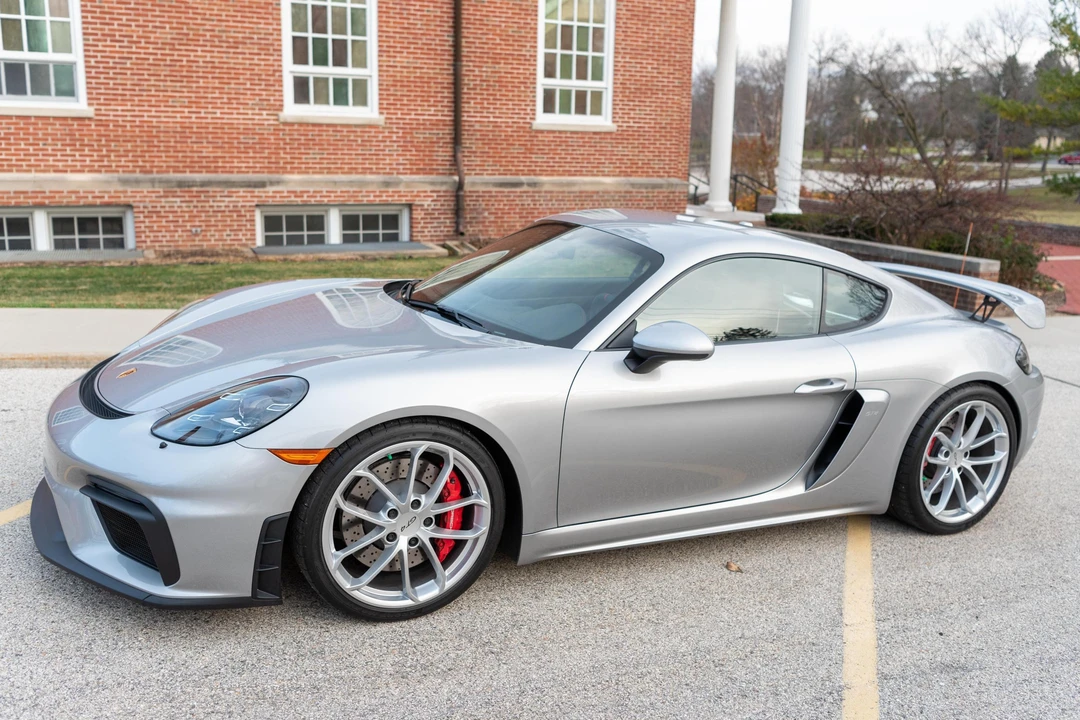 2021 Porsche 718 Cayman GT4 - Image 3 of 31