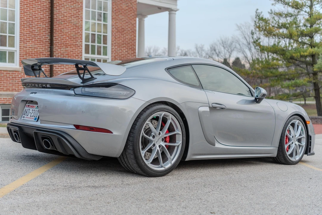 2021 Porsche 718 Cayman GT4 - Image 4 of 31