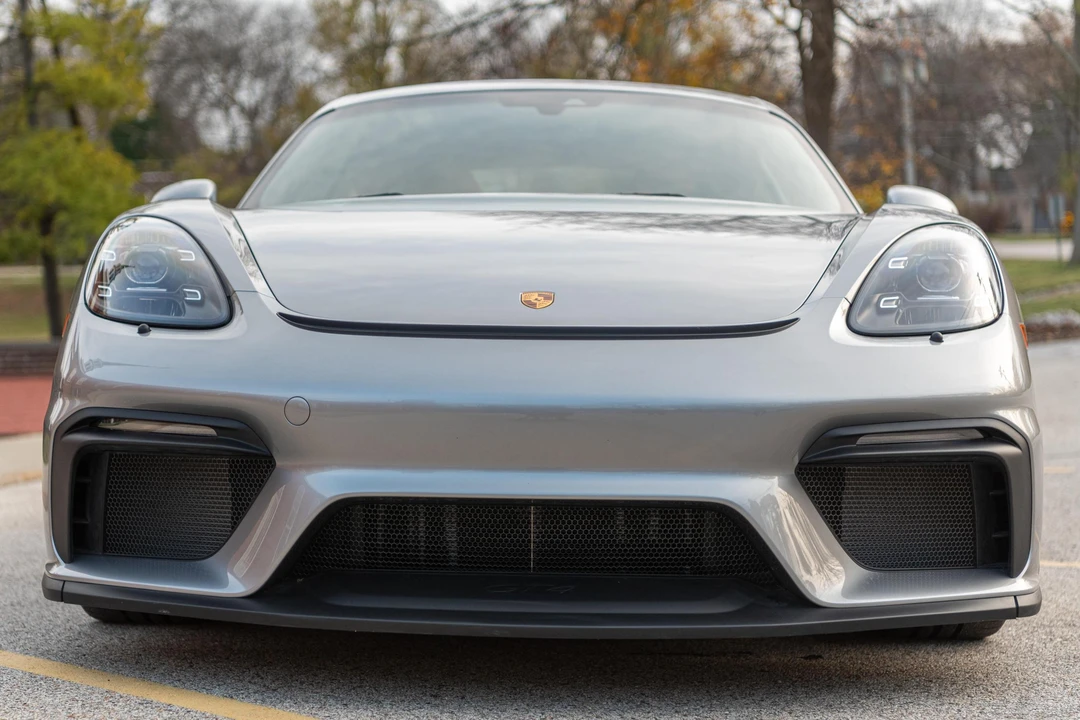 2021 Porsche 718 Cayman GT4 - Image 2 of 31