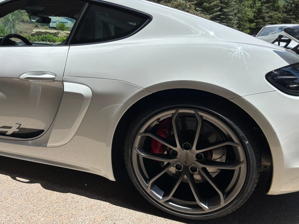2021 Porsche 718 Cayman GT4 - Image 18 of 31