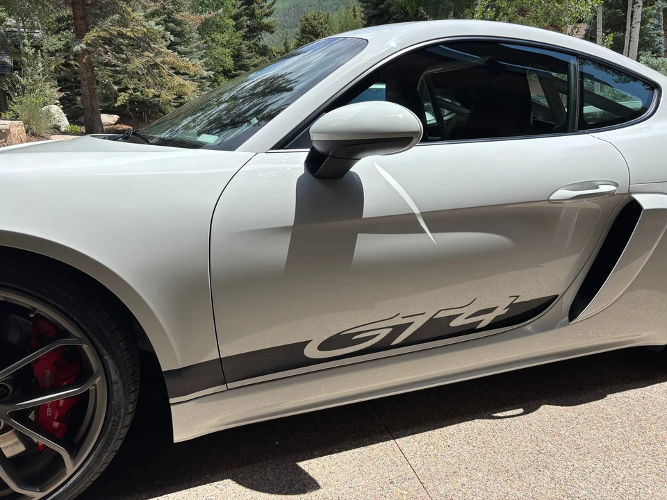 2021 Porsche 718 Cayman GT4 - Image 16 of 31