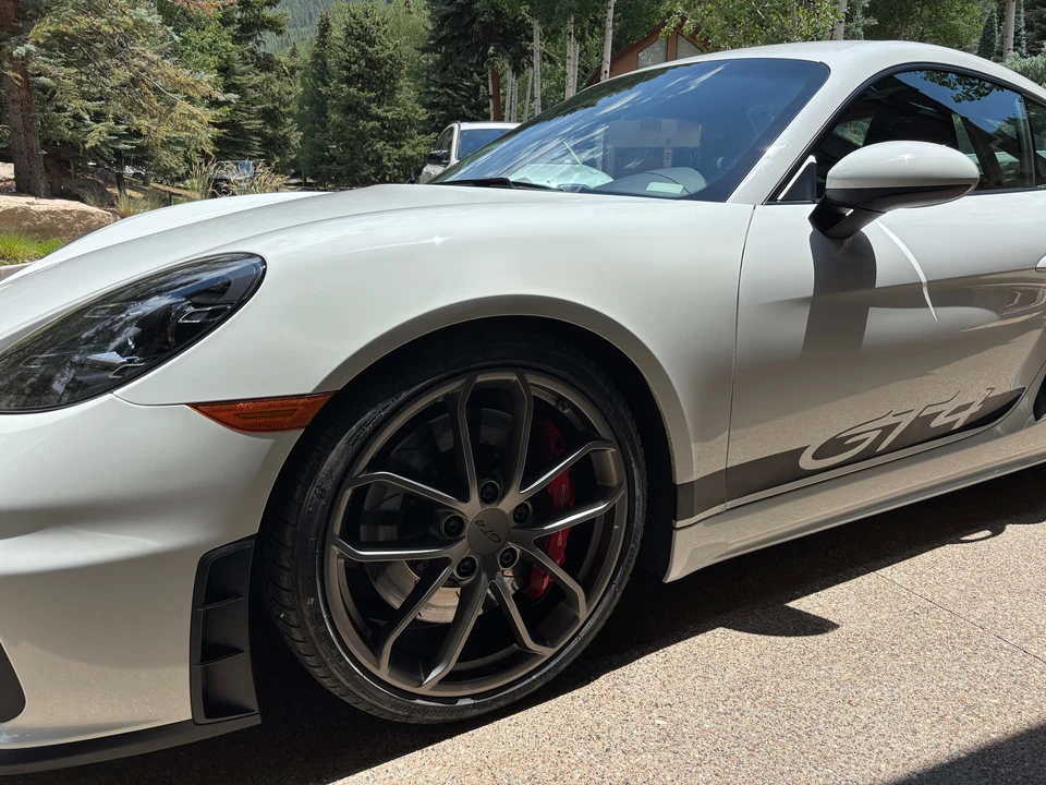 2021 Porsche 718 Cayman GT4 - Image 15 of 31