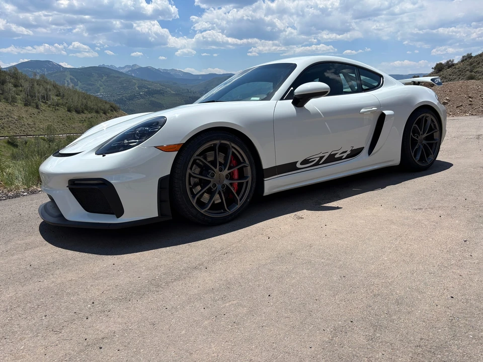 2021 Porsche 718 Cayman GT4 - Image 2 of 31
