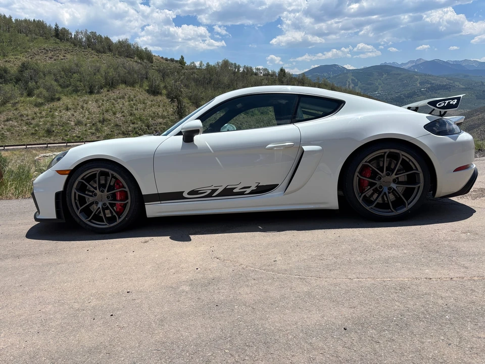 2021 Porsche 718 Cayman GT4 - Image 10 of 31