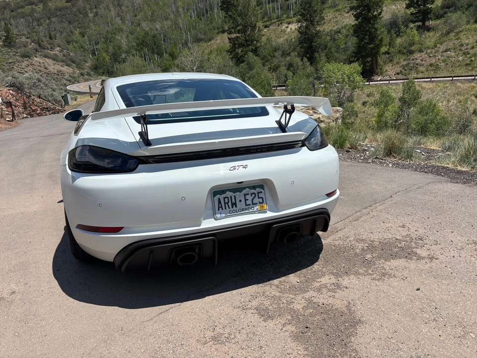 2021 Porsche 718 Cayman GT4 - Image 8 of 31