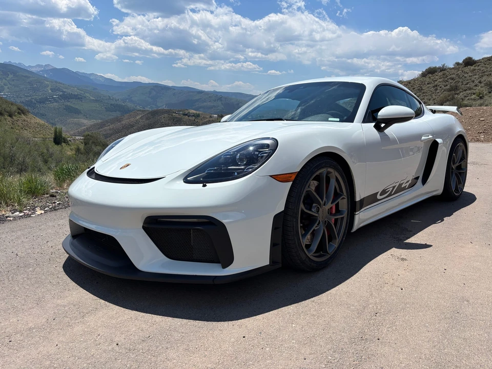 2021 Porsche 718 Cayman GT4 - Image 4 of 31