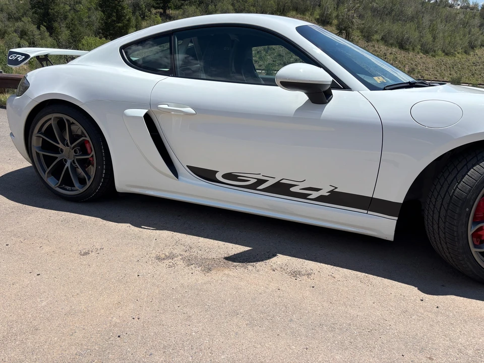 2021 Porsche 718 Cayman GT4 - Image 26 of 31