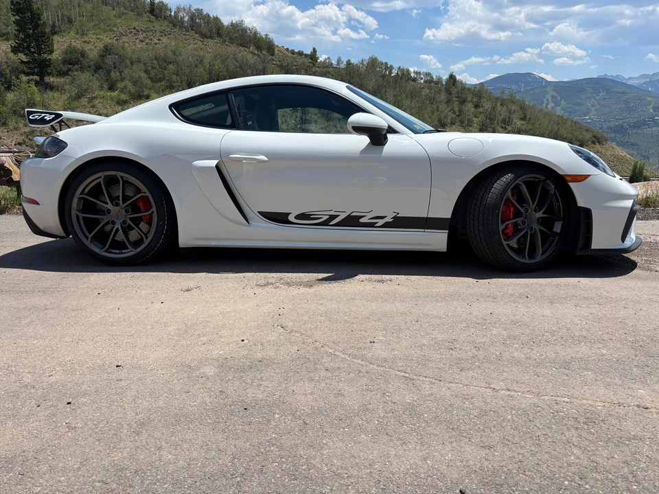 2021 Porsche 718 Cayman GT4 - Image 7 of 31