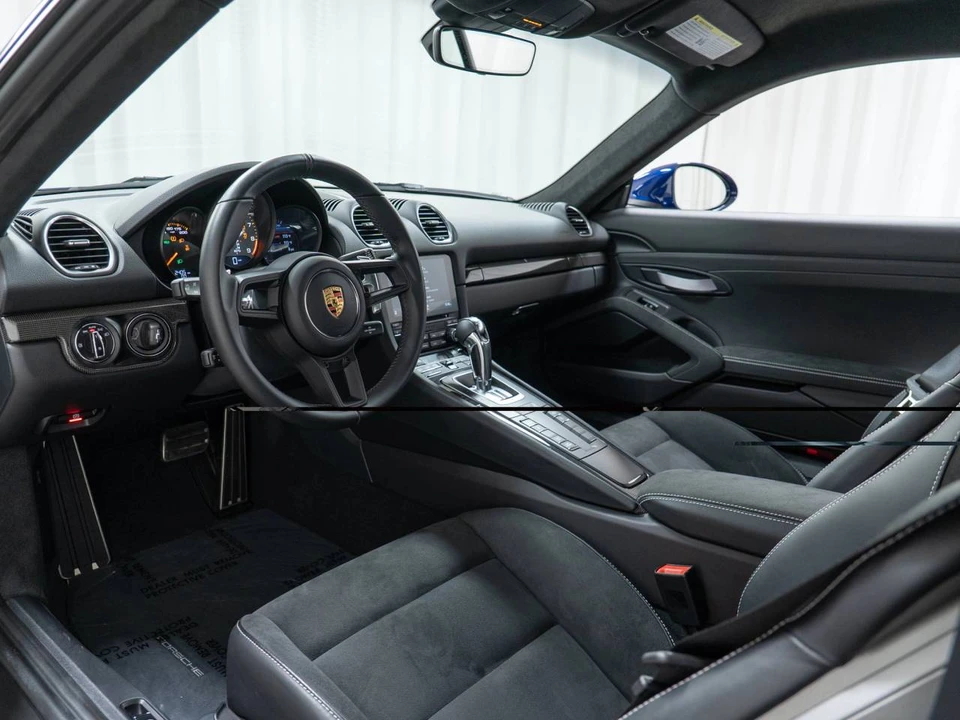 2021 Porsche 718 Cayman GT4 - Image 4 of 5