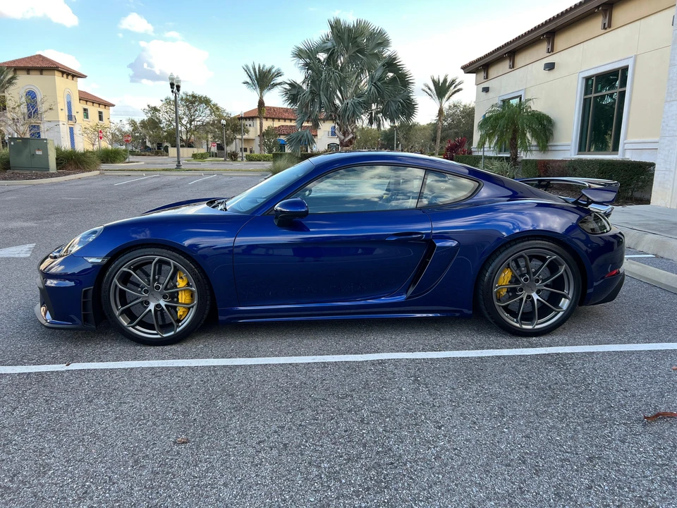 2021 Porsche 718 Cayman GT4 - Image 10 of 30