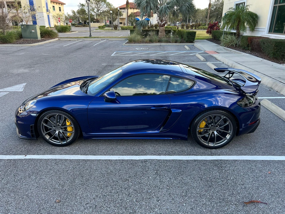 2021 Porsche 718 Cayman GT4 - Image 9 of 30