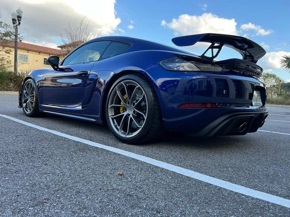 2021 Porsche 718 Cayman GT4 - Image 11 of 30