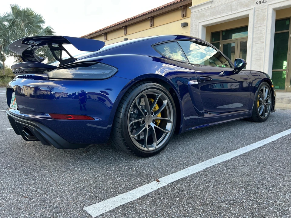 2021 Porsche 718 Cayman GT4 - Image 16 of 30