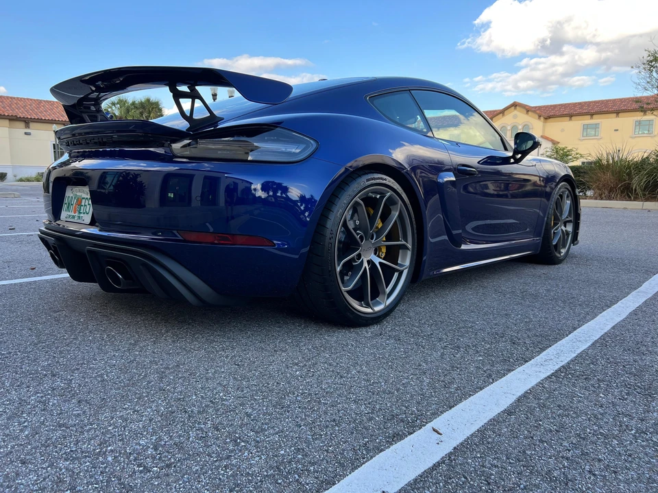 2021 Porsche 718 Cayman GT4 - Image 15 of 30