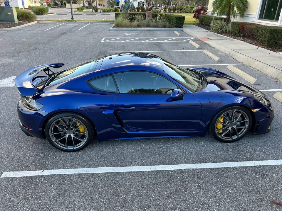 2021 Porsche 718 Cayman GT4 - Image 17 of 30