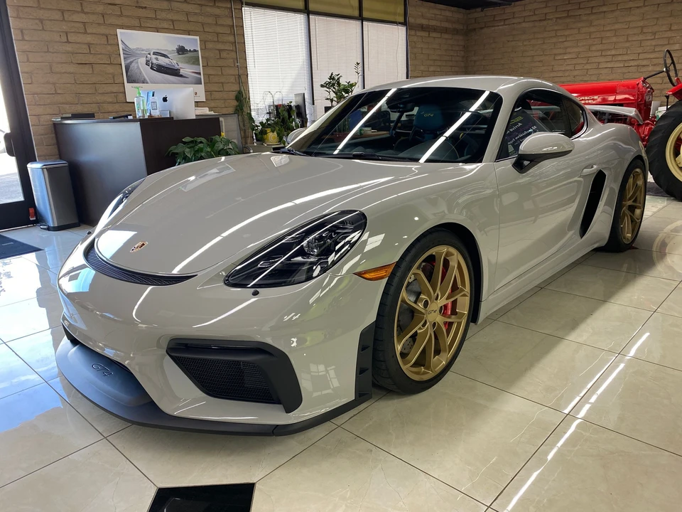 2021 Porsche 718 Cayman GT4 - Image 26 of 31