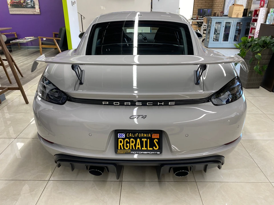 2021 Porsche 718 Cayman GT4 - Image 28 of 31