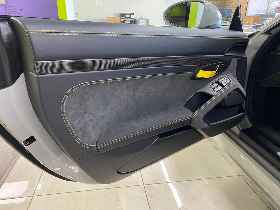 2021 Porsche 718 Cayman GT4 - Image 7 of 31