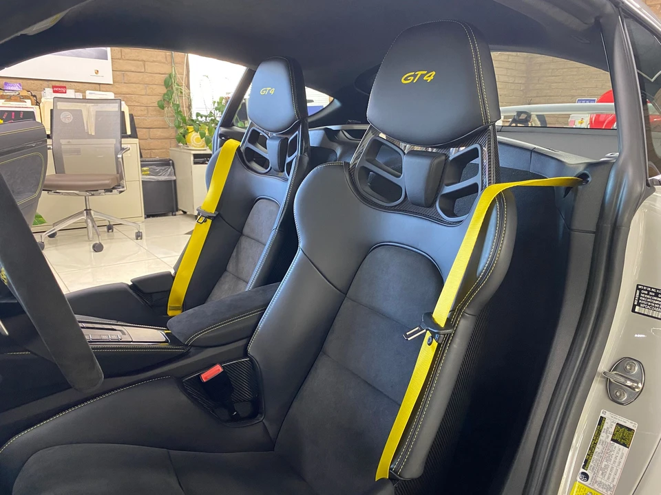 2021 Porsche 718 Cayman GT4 - Image 16 of 31