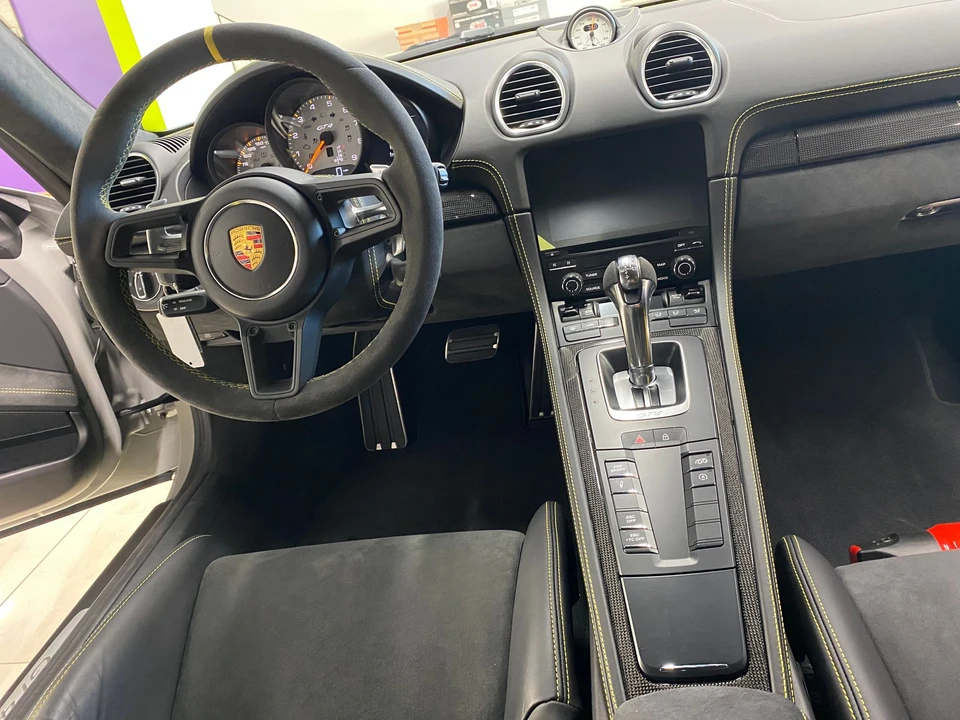 2021 Porsche 718 Cayman GT4 - Image 17 of 31
