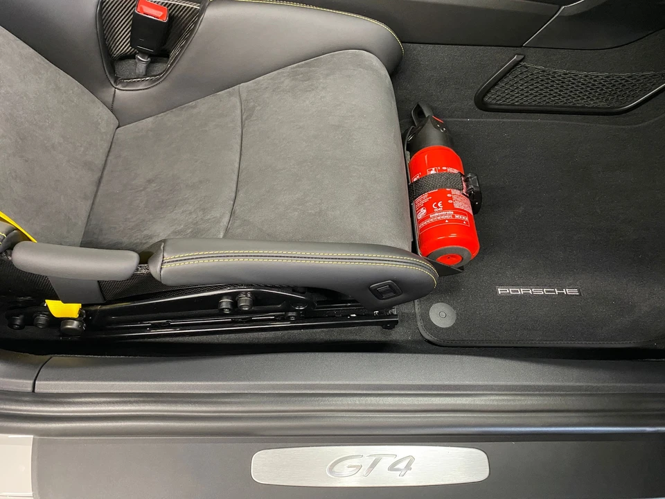 2021 Porsche 718 Cayman GT4 - Image 19 of 31