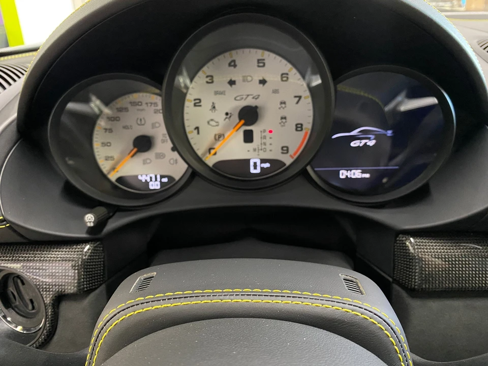 2021 Porsche 718 Cayman GT4 - Image 10 of 31