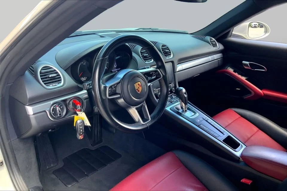 2021 Porsche 718 Cayman - Image 14 of 18
